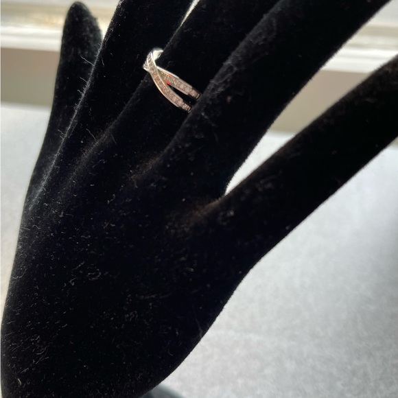 Silver Toned Fashion Ring Size 6.5 - Picture 2 of 5